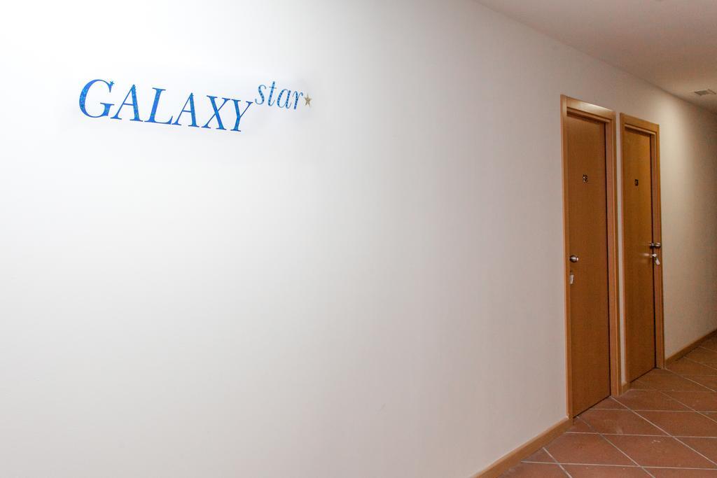 Galaxystar Albergue Barcelona Exterior foto